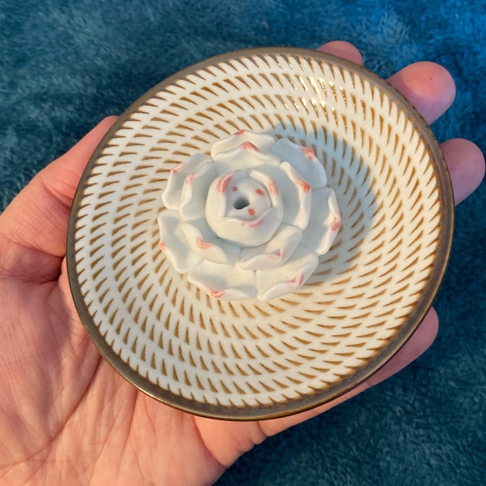 Flower incense holder / small plate